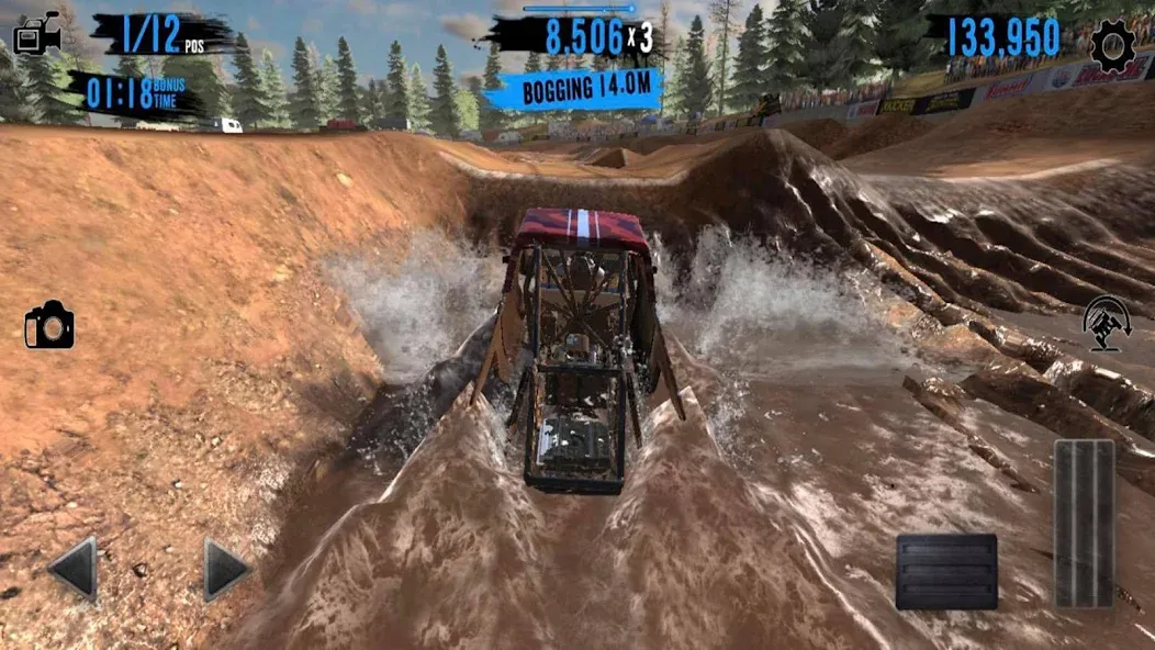 Скачать взломанную Trucks Off Road — Безлимитные деньги и мощные грузовики — скриншот 1
