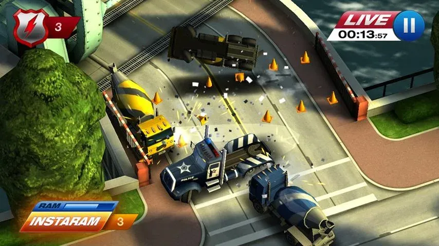 Smash Cops Heat MOD — Безлимитные деньги и топливный буст на Андроид — скриншот 2